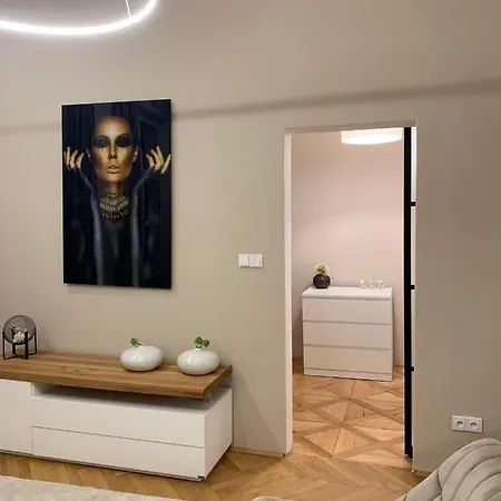 Bella Vista Collonade *